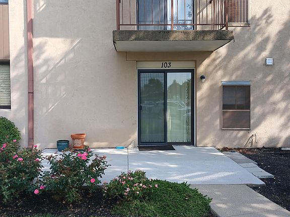 3rd image of 5885 Beechcroft Rd APT 103
