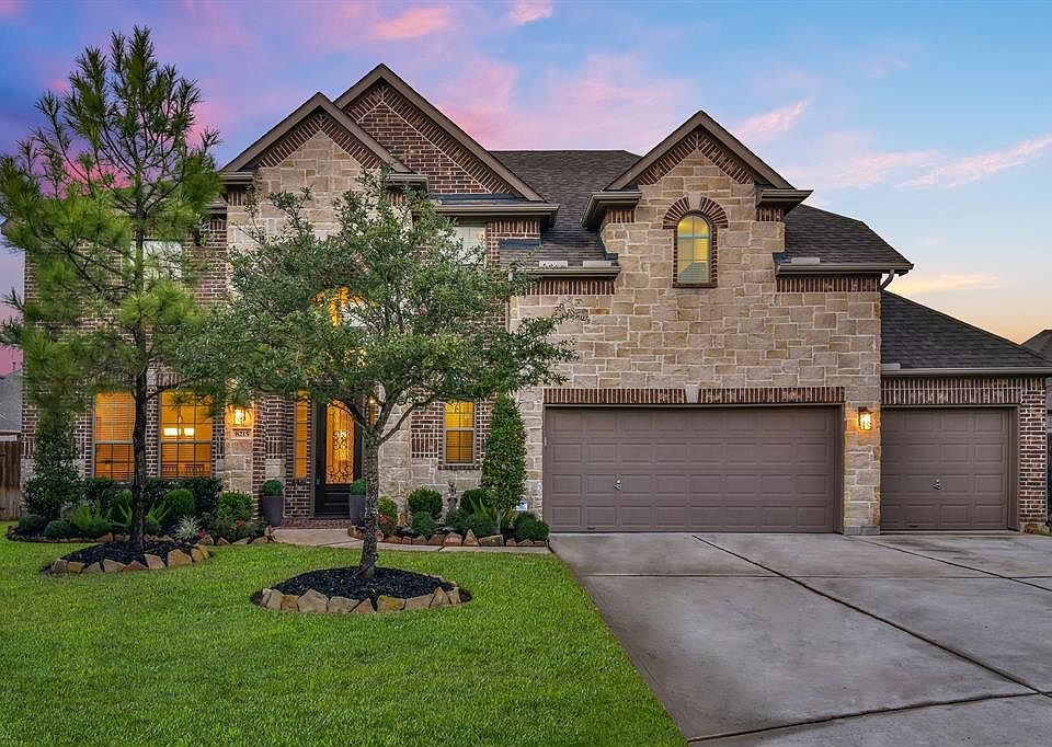1st image of 8215 Medio Vista Ln