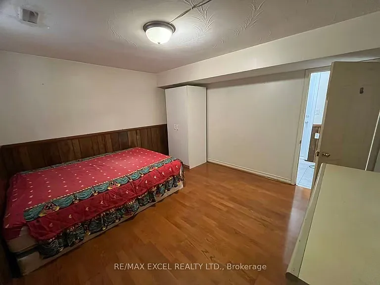 292 Huntsmill Blvd #BASEMENT — Photo 8