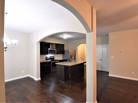 4th image of 183 Magnaview Dr