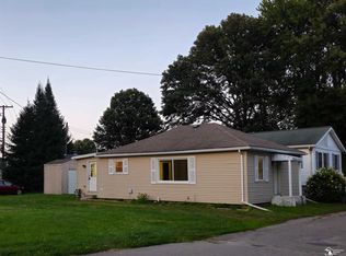 4412 Oak St, Luna Pier, MI 48157