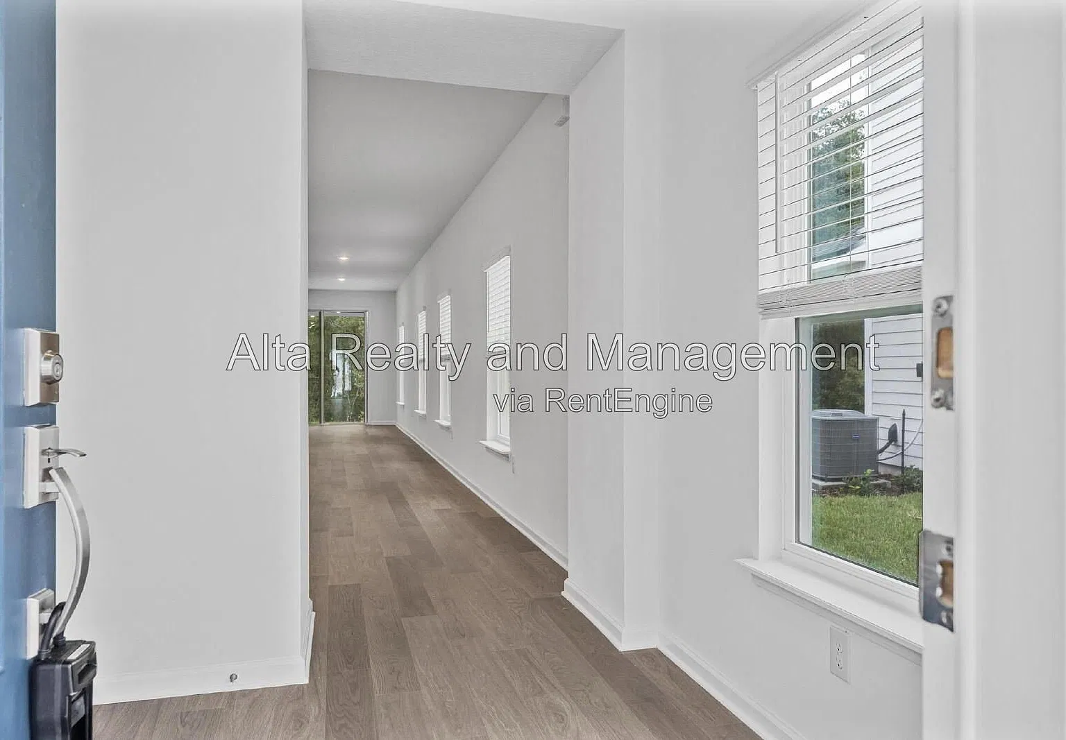 3 bed, 2.0 bath, 1608 sqft, $2,495 — Photo 2