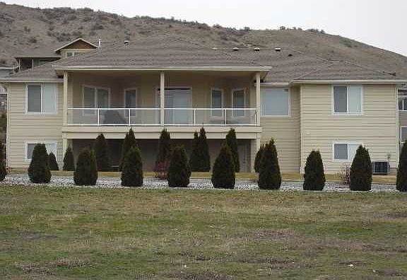 2nd image of 858 Briarwood Dr