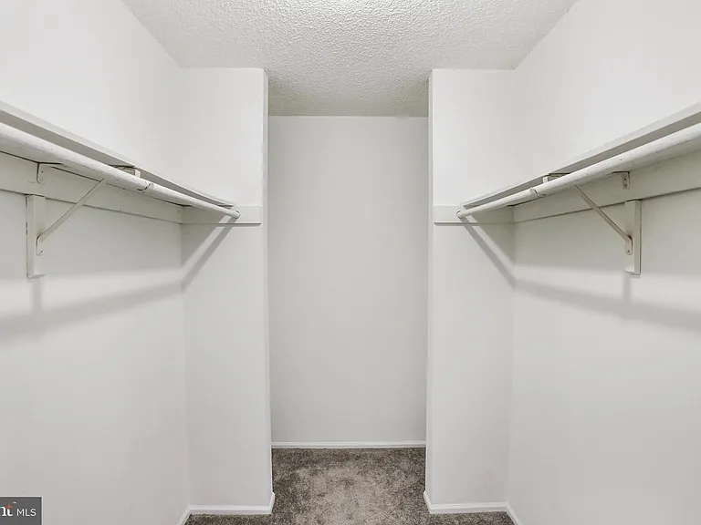 99 Sussex Pl — Photo 12