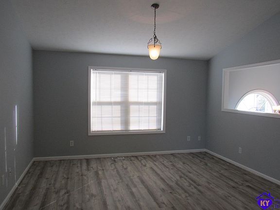 2nd image of 136 Longsdale Ct