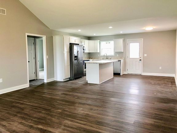 3rd image of 516 Kincaid Ln