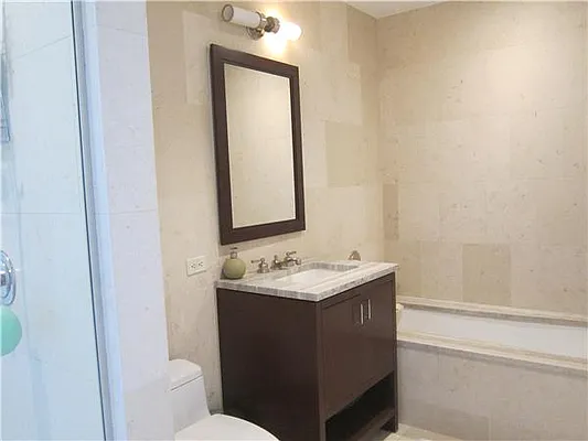 Rented by R New York | media 12