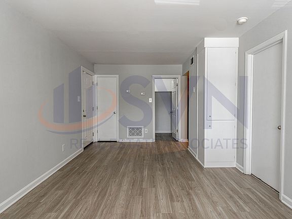 2nd image of 1806 Chapel Hill Rd #1806