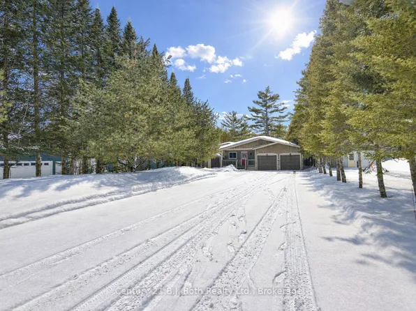 3609 Riverdale Dr, Severn, ON L0K 2B0