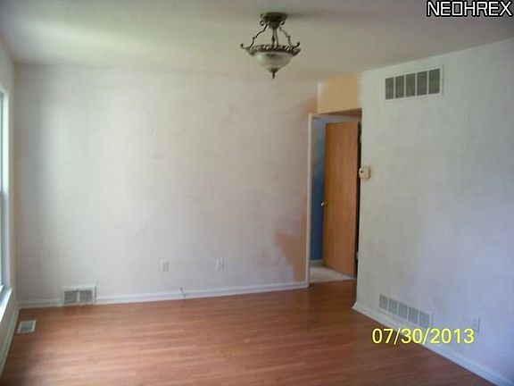 4th image of 1320 Orchard Heights Dr