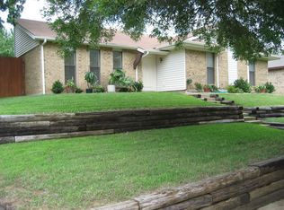 753 Holly Oak Dr, Lewisville, TX 75067