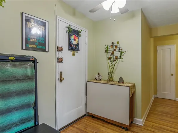 88-10 34th Avenue image 4 of 16