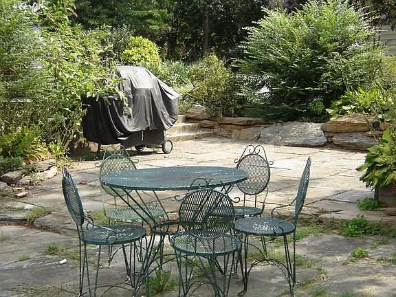 Custom flagstone patio