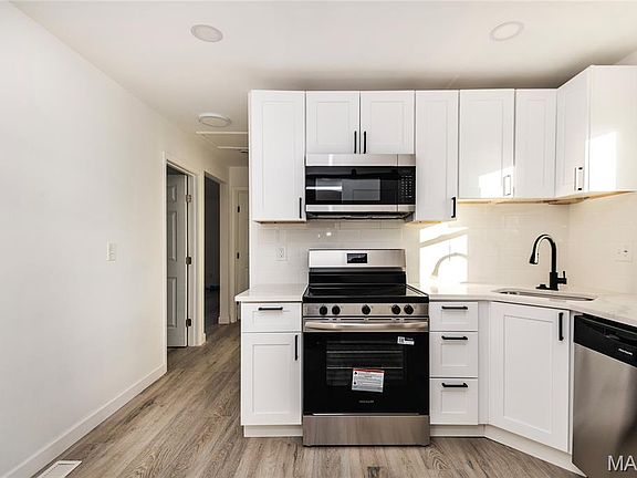 5th image of 1402 Dammert Ave