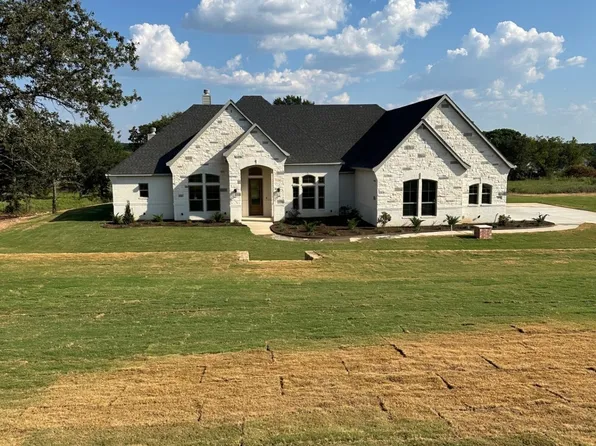 1009 Old Oaks Ct, Weatherford, TX 76087