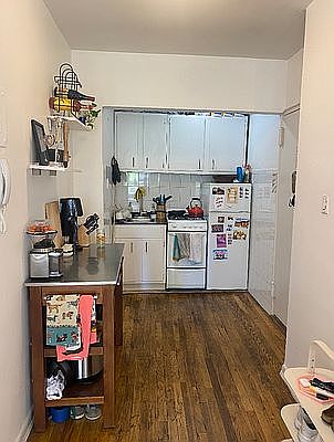3rd image of 100 Sullivan St APT 4H