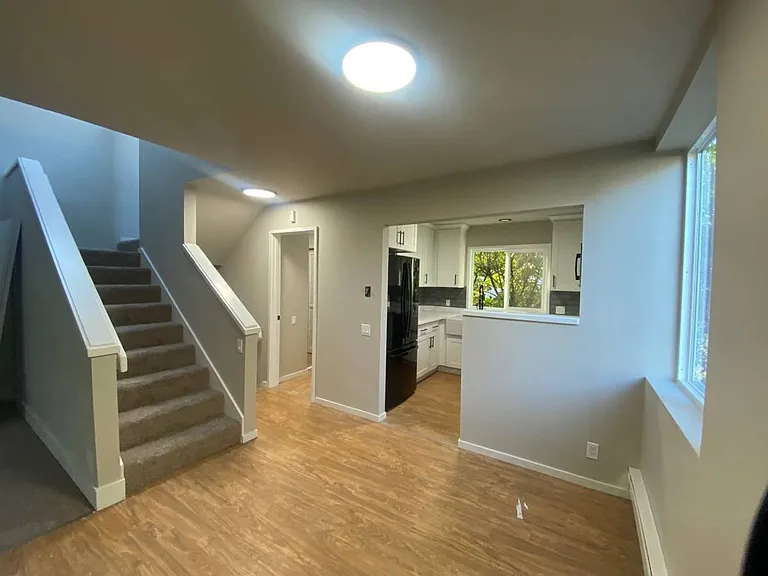 700 NE 42nd St — Photo 19