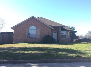 906 Phillips Cir, Kaufman, TX 75142