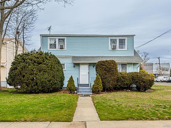 3rd image of 282 Caryl Drive
