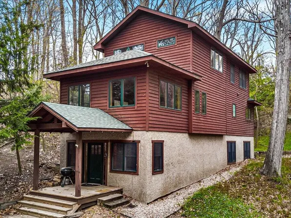 80220 Linden Hills St, Covert, MI 49043