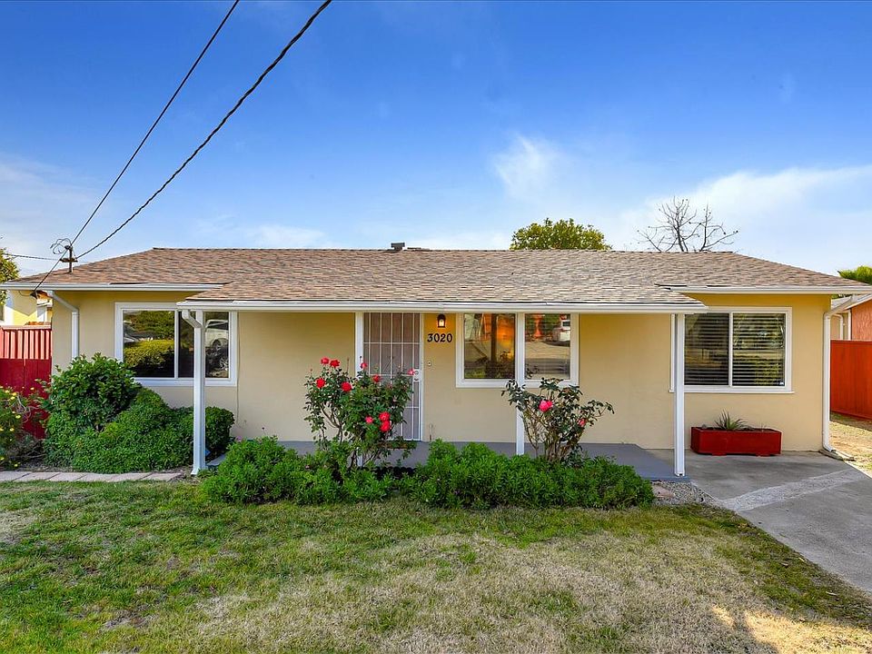 1st image of 3020 E Hills Dr
