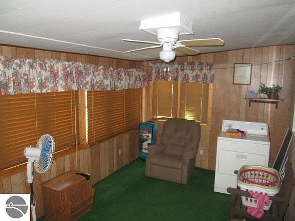 3rd image of 5665 River Valley Dr