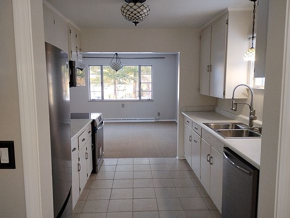 4th image of 1343 Kensington Dr