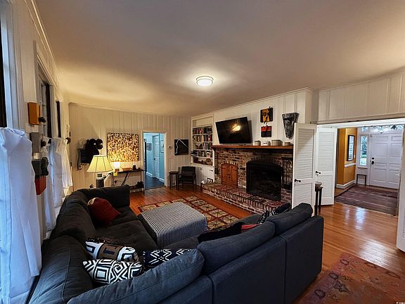 3rd image of 220 Brantley St.