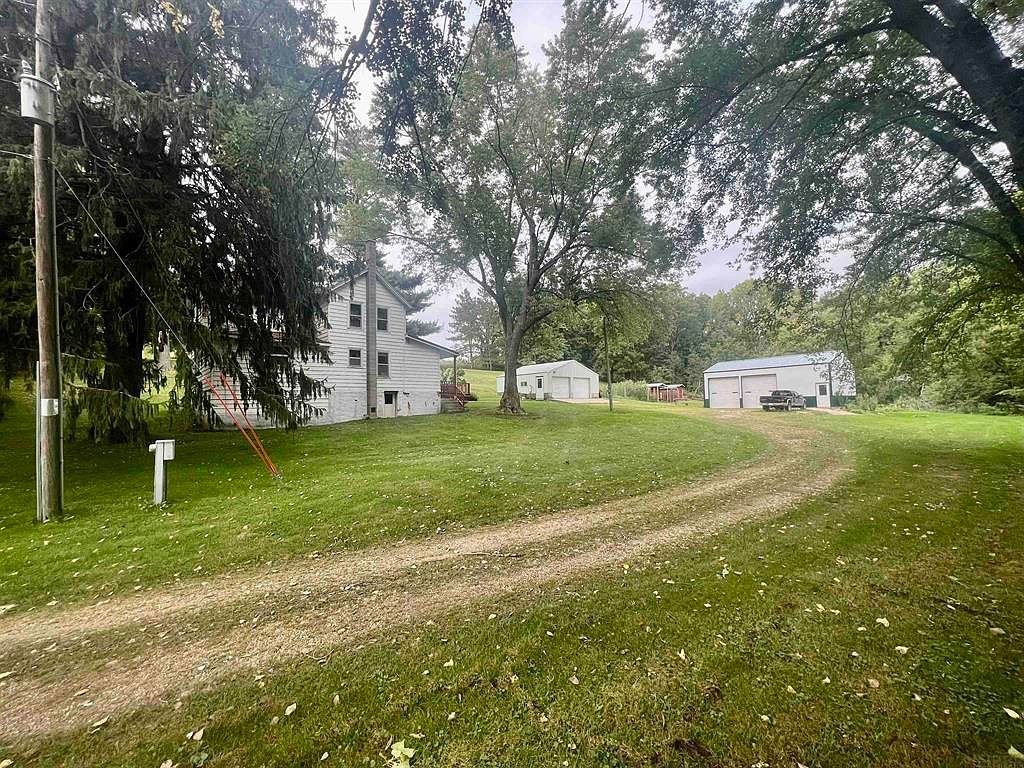 2821 120th St, Colesburg, IA 52035 Zillow