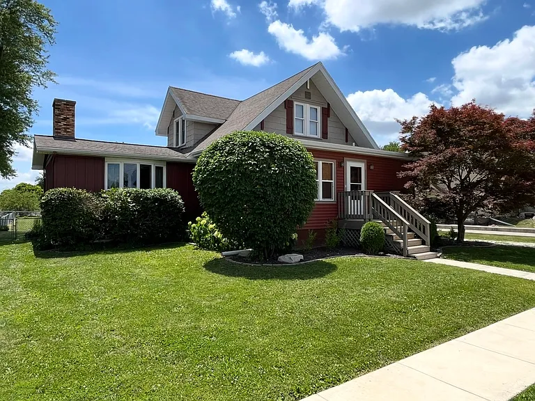 211 W Fisk St — Photo 1