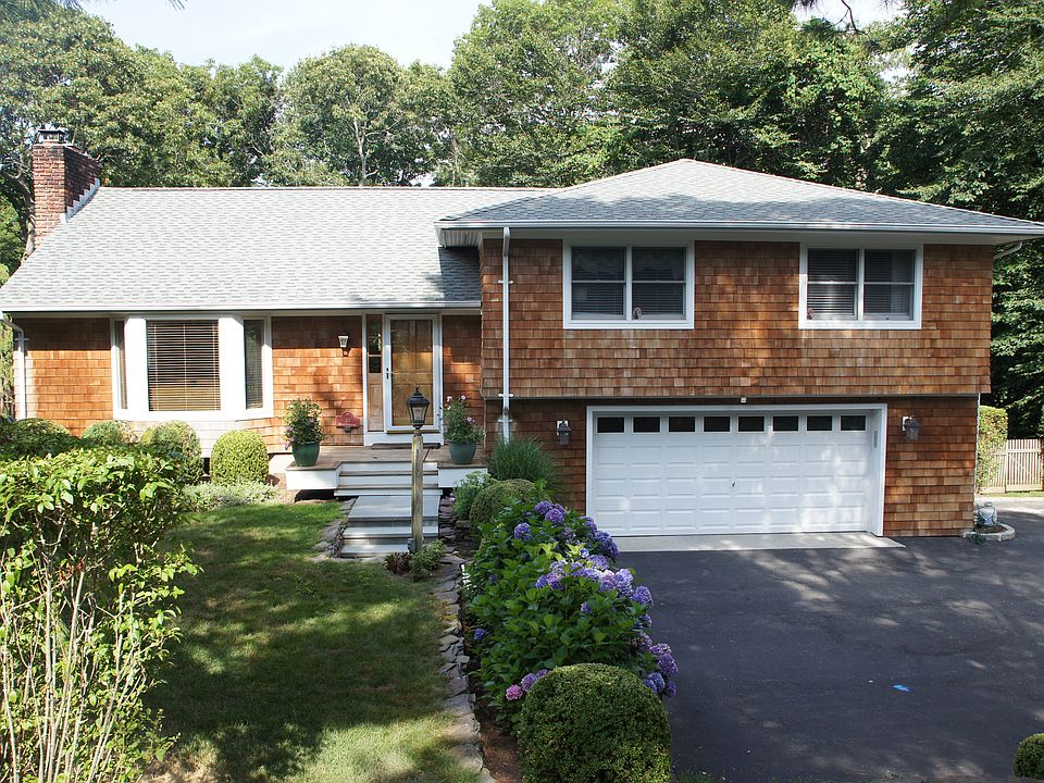 1st image of 35 Beechwood Dr