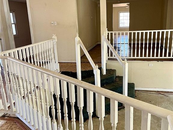 3rd image of 8409 Hopkins Rd