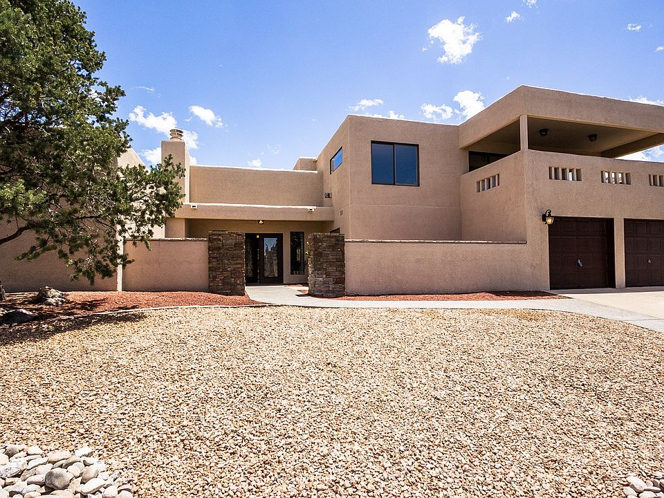 1st image of 5004 Calle De Tierra NE