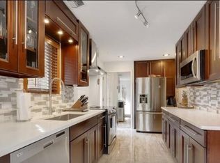 128 Kenyon Dr, Troy, MI 48083