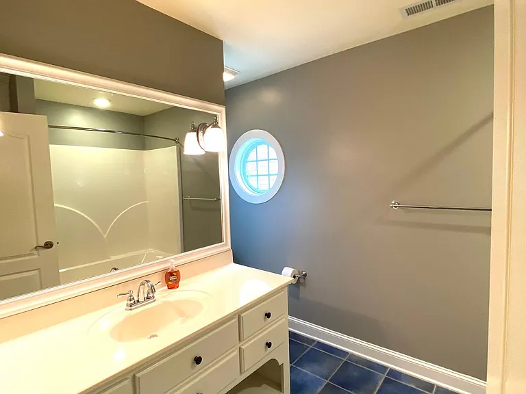 2505 Clifton Dr SE — Photo 24