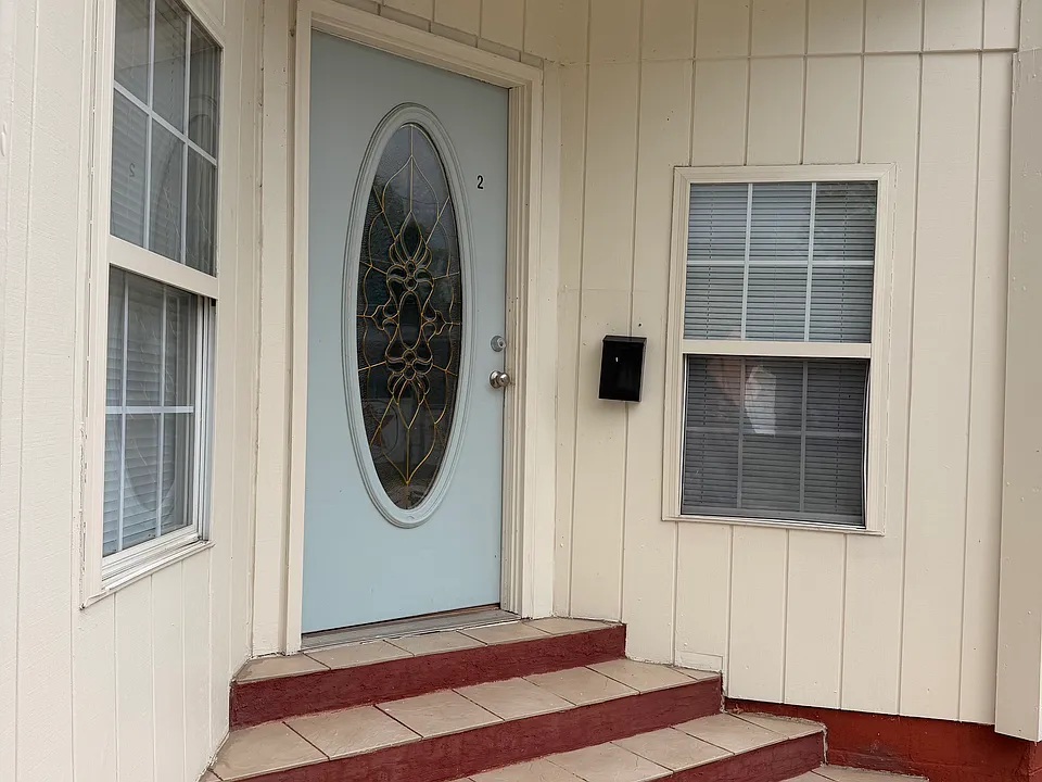 742 Main St #2