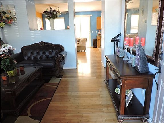 4th image of 10166 Tamarisk Ave