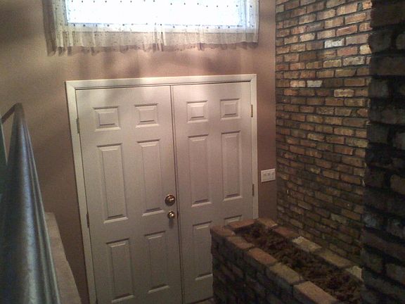 4th image of 410 Redwood Ave