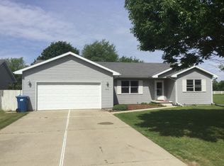 723 N Clarence Ave, Watseka, IL 60970