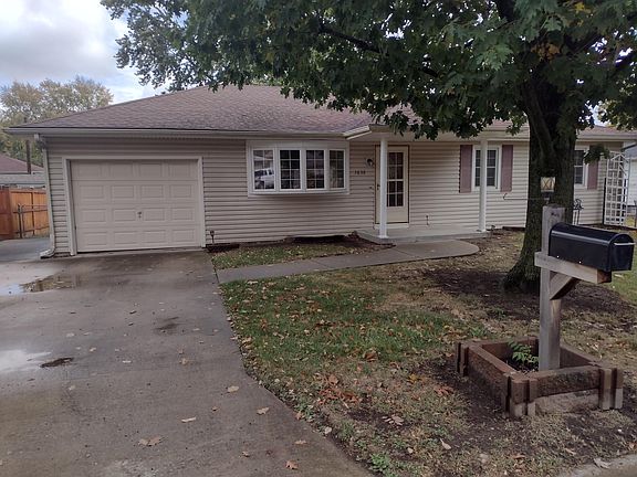 3rd image of 1638 S Benton Ave