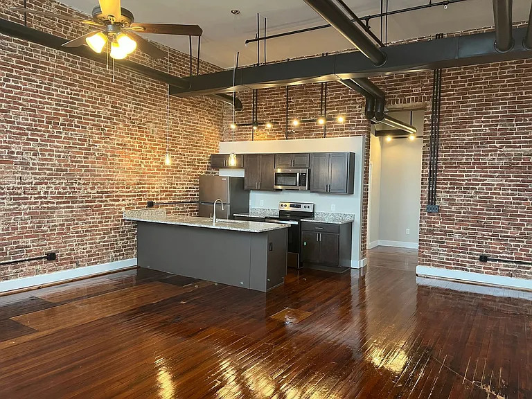 Flats on 3rd — Photo 11