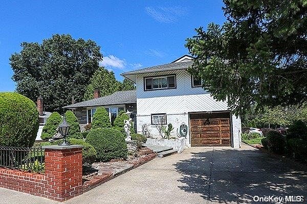 1st image of 641 Pine Lane