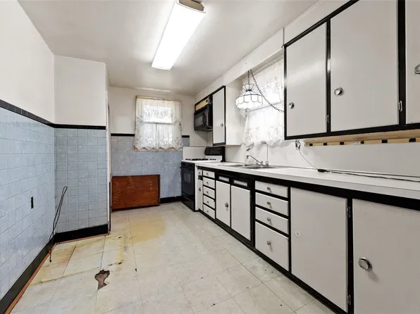 831 Dry Run Rd, Monongahela, PA 15063