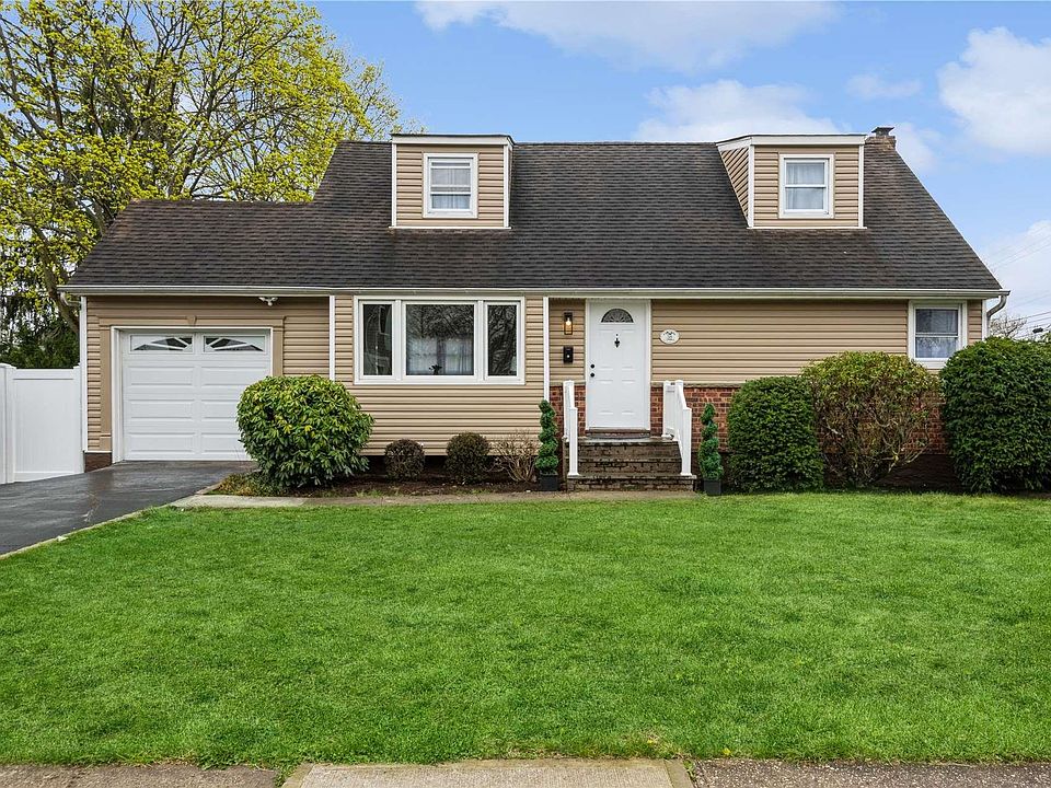 1st image of 38 Sullivan Avenue