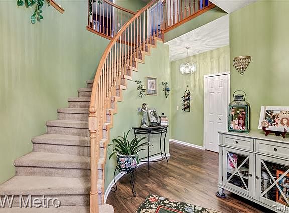 3rd image of 30198 W Huron River Dr