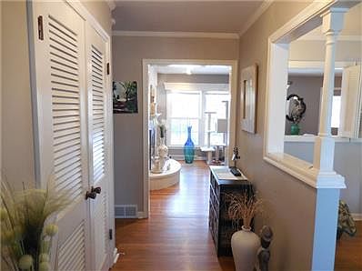 Entry H!all welcomes you to this beautiful, immaculate home