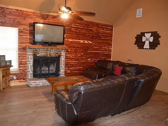3rd image of 526 County Road 3908