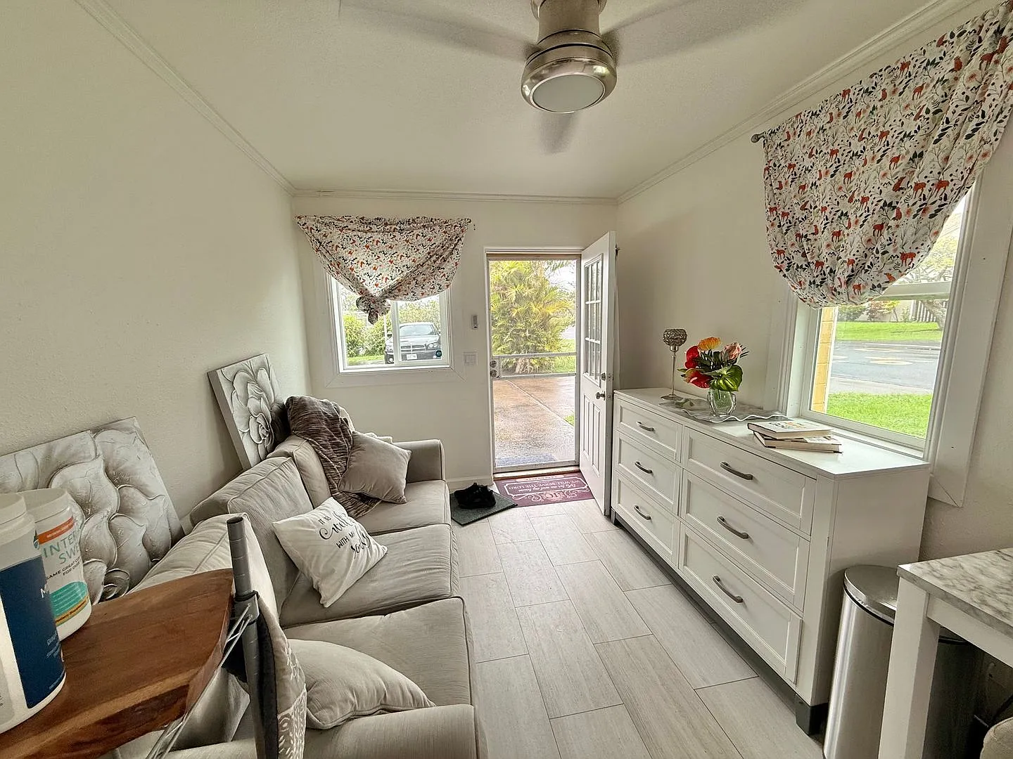 Spacious 2 Bedroom / 2 Bathroom Downstairs Unit Available in Makawao! Unfurnished! — Photo 3
