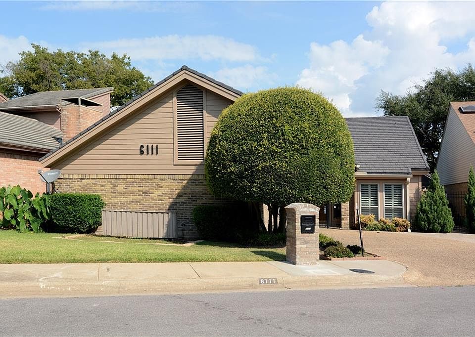 1st image of 6111 Twin Oaks Cir