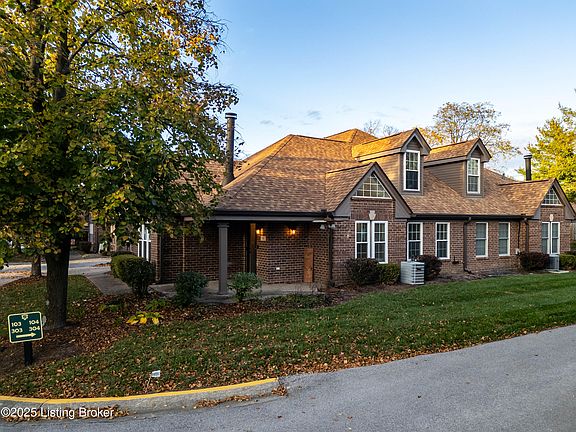 3rd image of 302 Eastbridge Ct #302